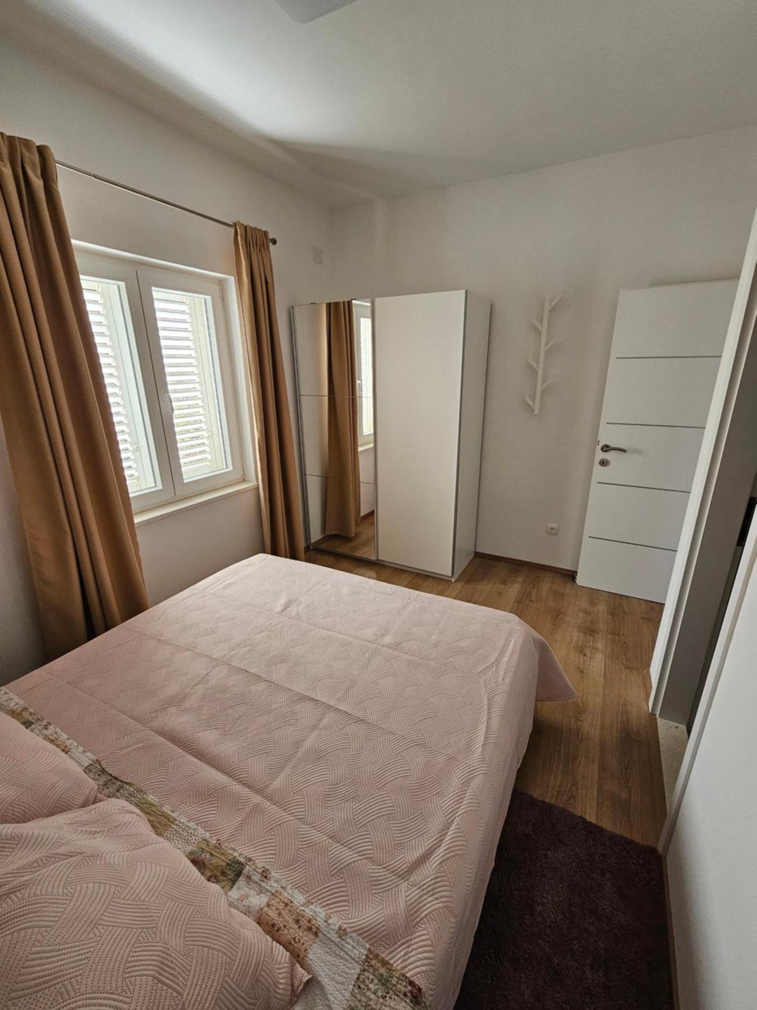 Apartments Grgic Trogir Exterior photo
